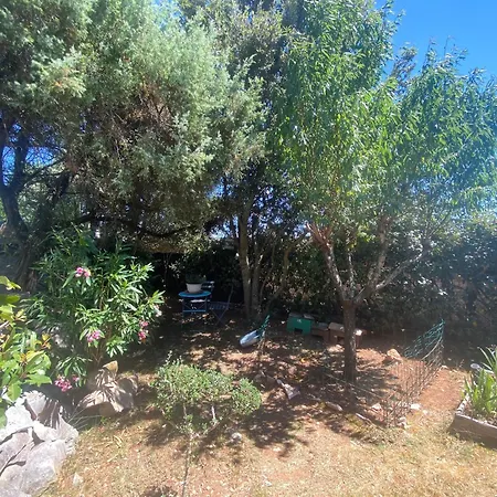 Apartman Combe Charelle