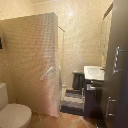 Apartman Combe Charelle